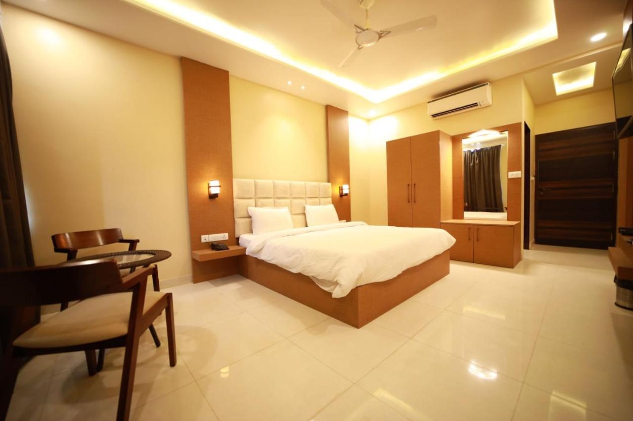 Hotel Neerja Inn Jaipur Ngoại thất bức ảnh